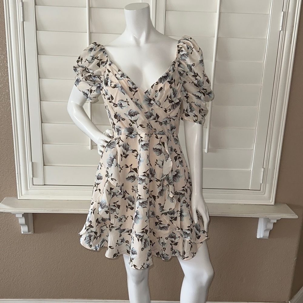 INA [i:na] Floral Dogwood Print Flutter Dress
